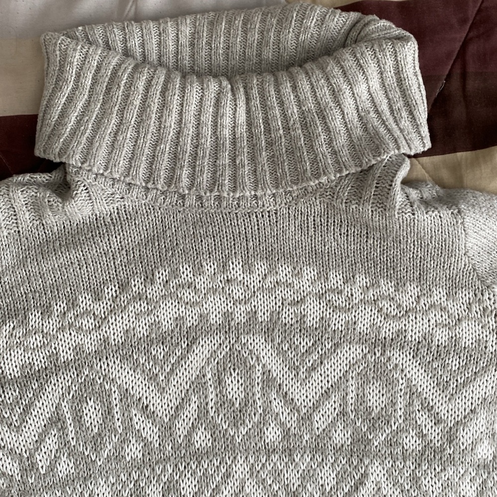 Dressbarn pale grey and white Nordic pullover Knit Cowl Neck Sweater ❄️ - Picture 6 of 17